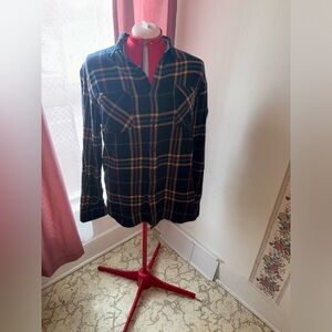 Women’s Plaid Flannel Shirt